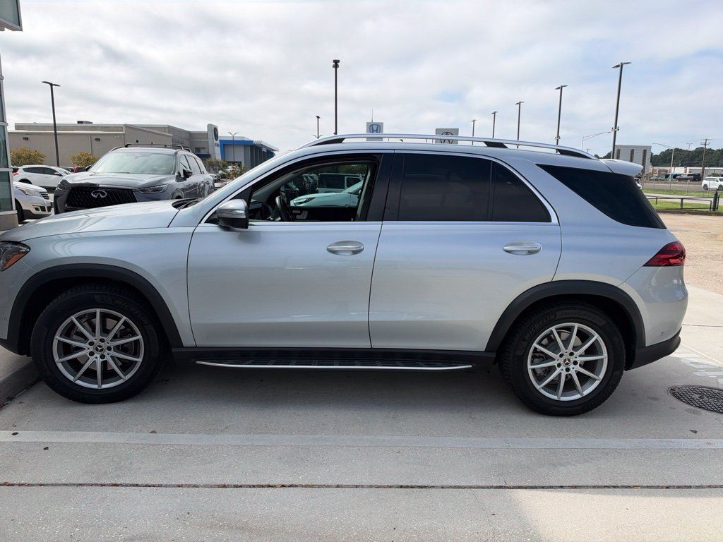 Used 2024 Mercedes-Benz GLE 350 4MATIC image 3
