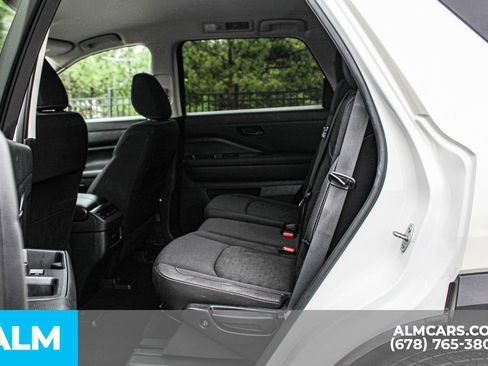Used 2024 Nissan Pathfinder SV FWD image 18