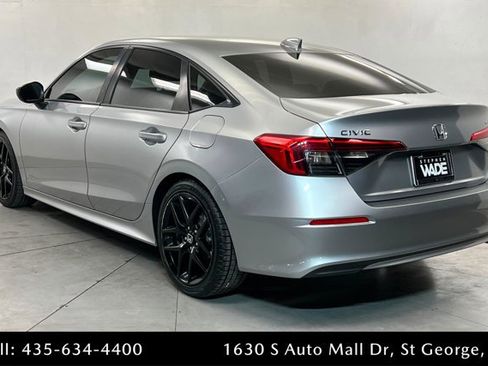 Used 2024 Honda Civic Sport image 3