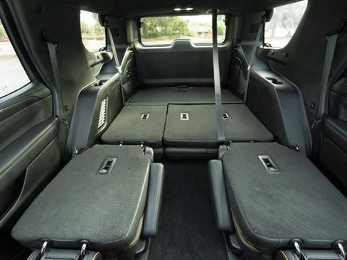 Used 2023 GMC Yukon AT4 w/ Technology Package image 33