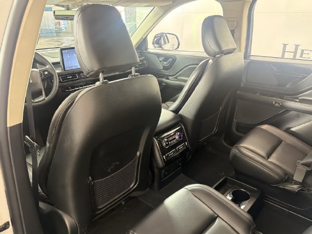 Used 2023 Lincoln Aviator AWD w/ Premium Package image 19