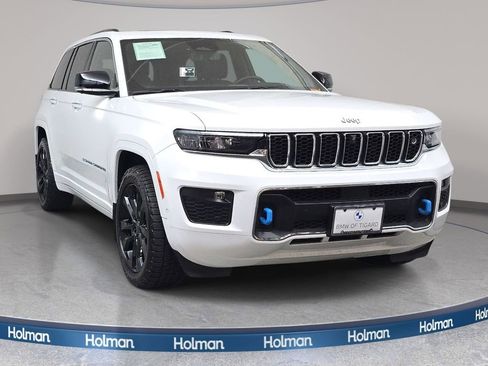 Used 2023 Jeep Grand Cherokee Overland w/ Advanced Protech Group III AWD/4WD image 3