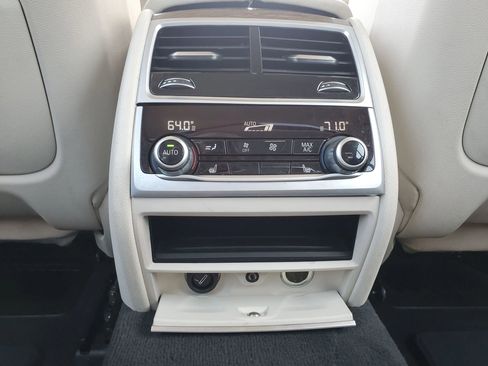 Used 2018 BMW 750i xDrive image 44