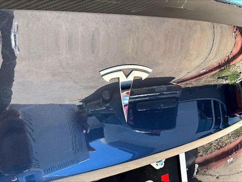 Used 2024 Tesla Model Y 2WD image 29