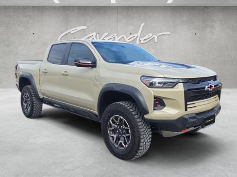 Used 2023 Chevrolet Colorado ZR2 image 2