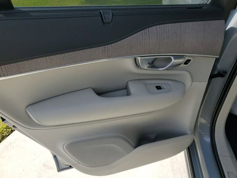 Certified 2024 Volvo XC90 B6 Ultimate w/ Protection Package Premier image 9