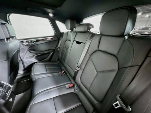 Certified 2024 Porsche Macan S AWD/4WD image 24