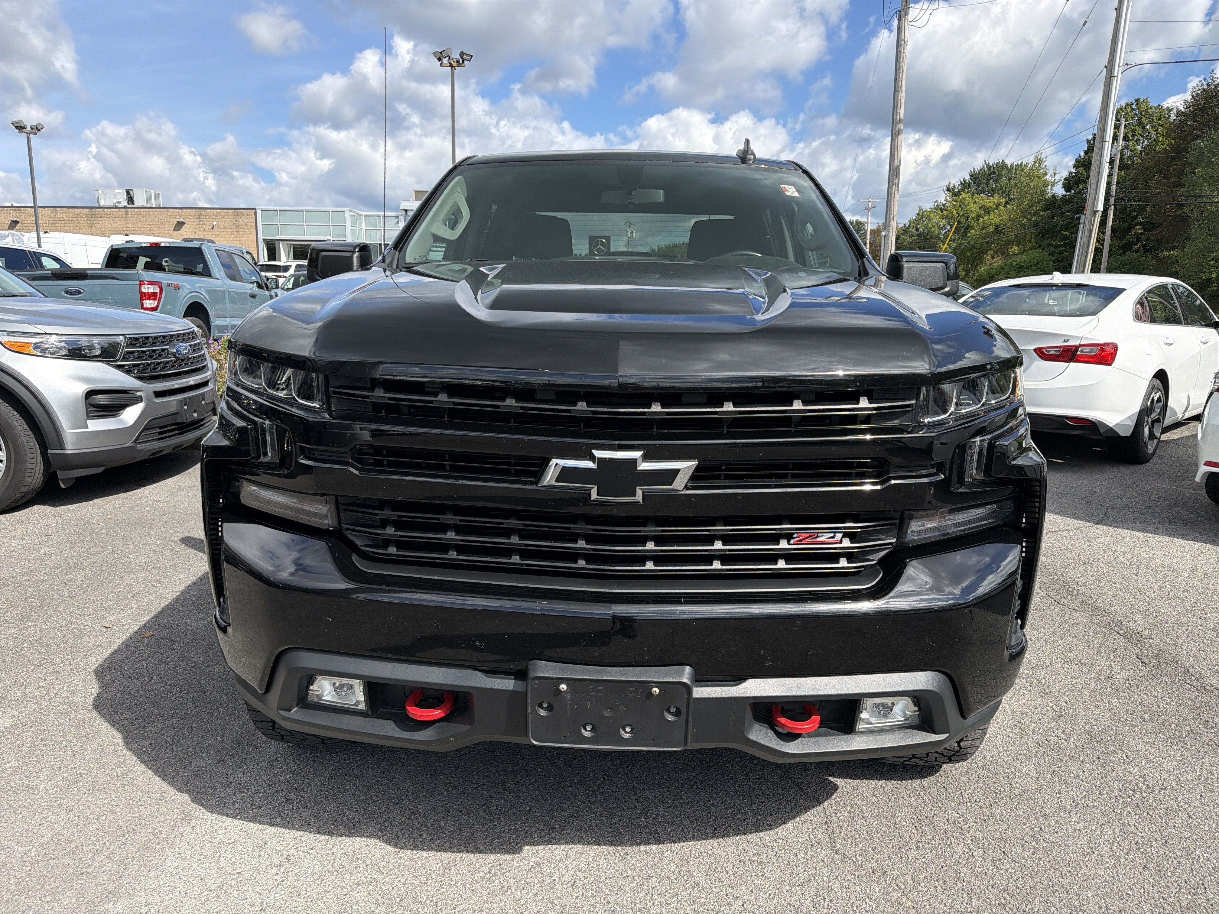 Used 2021 Chevrolet Silverado 1500 LT Trail Boss w/ LPO, Dark Essentials Package AWD/4WD image 3
