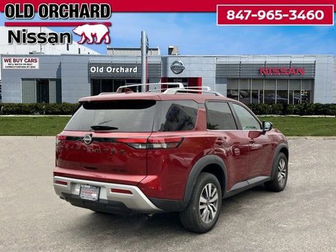 Used 2023 Nissan Pathfinder SL w/ Lighting Package (N92) image 5