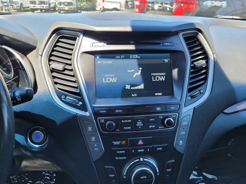 Used 2017 Hyundai Santa Fe Limited FWD image 29