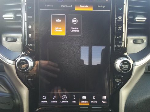 Used 2024 RAM 2500 Laramie w/ Safety Group image 29