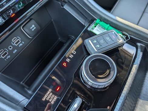 New 2025 Jeep Grand Cherokee Limited w/ Black Appearance Package image 26