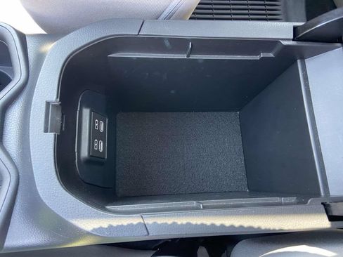 Used 2025 Toyota RAV4 XLE FWD image 23