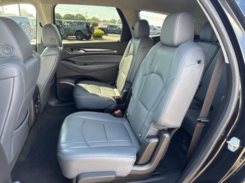 Used 2021 Buick Enclave Essence image 24