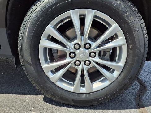 Used 2020 Cadillac XT5 Premium Luxury FWD image 39