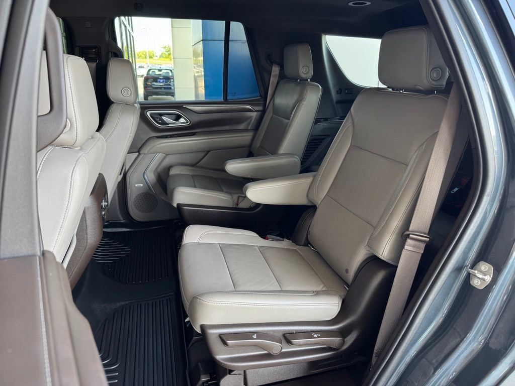 Used 2021 Chevrolet Tahoe Z71 w/ Z71 Off-Road Package AWD/4WD image 21