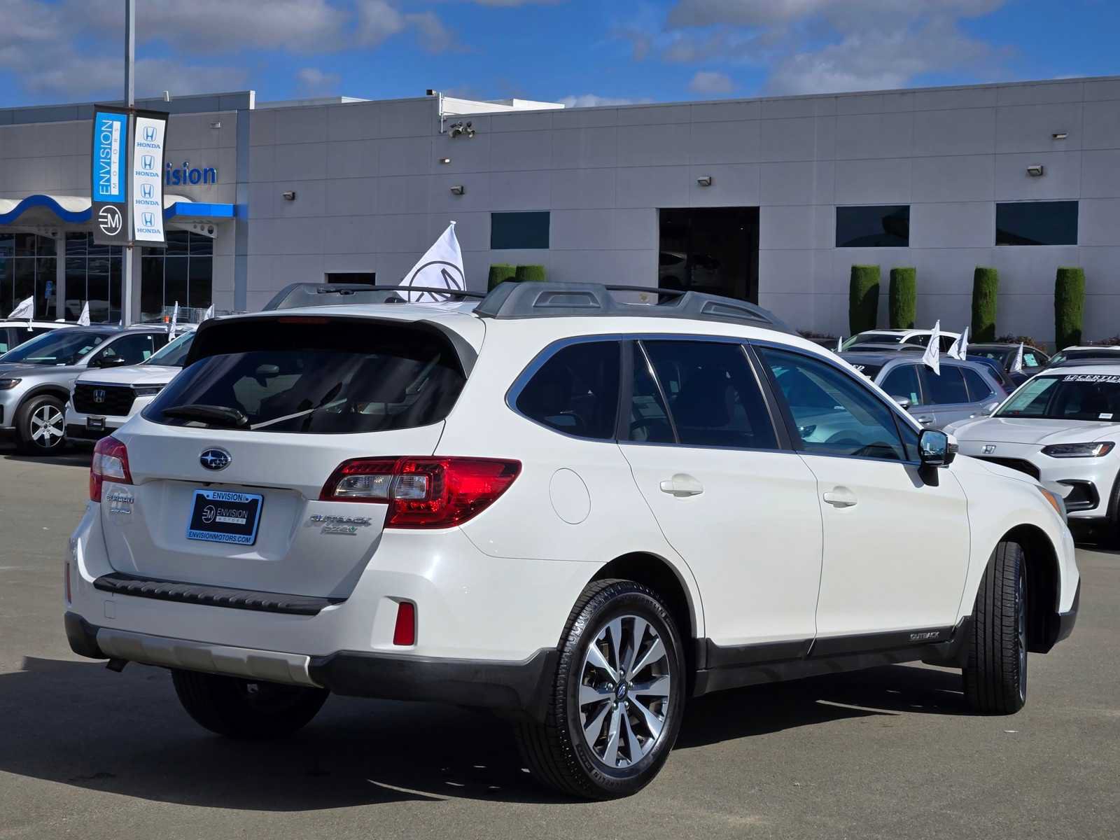 Used 2015 Subaru Outback 2.5i Limited w/ Protection Package #1 AWD/4WD image 4