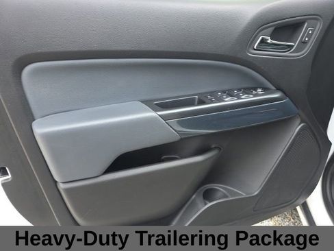 Used 2019 Chevrolet Colorado Z71 AWD/4WD image 14