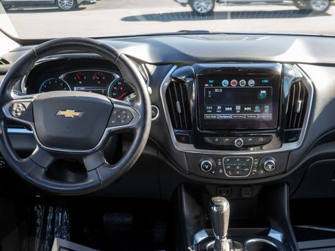 Used 2019 Chevrolet Traverse LT image 11