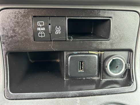 Used 2017 Chevrolet Traverse LS image 18