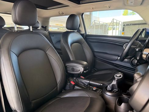 Used 2019 MINI Cooper 2-Door Hardtop FWD image 21
