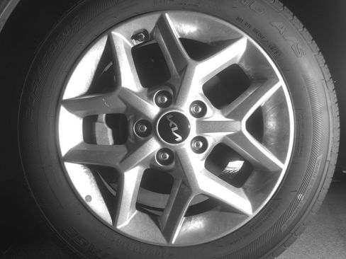 Used 2025 Kia Soul LX w/ LX Technology Package image 17