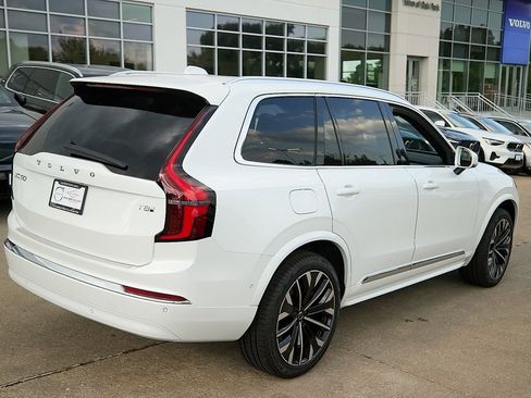 New 2026 Volvo XC90 T8 Plus image 9