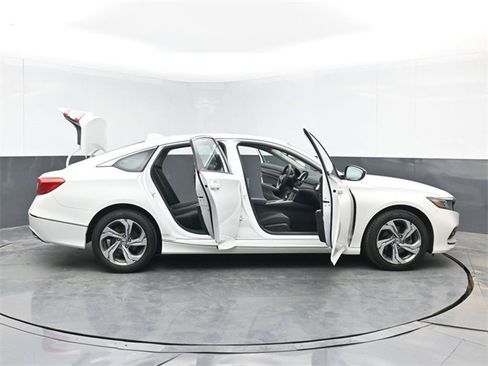 Used 2018 Honda Accord EX image 49