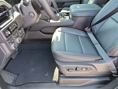 New 2026 GMC Yukon XL AT4 w/ AT4 Preferred Package image 33