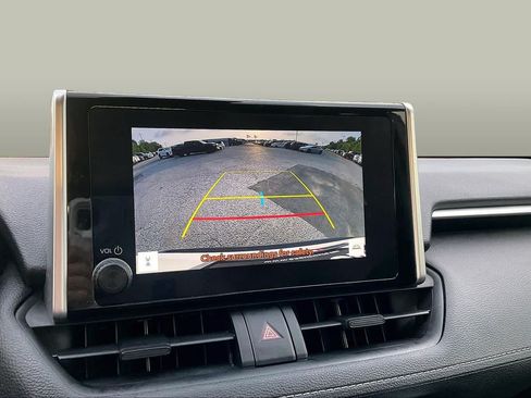 Used 2025 Toyota RAV4 XLE FWD image 26
