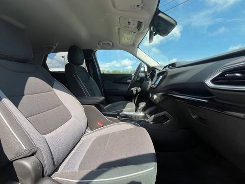 Used 2023 Chevrolet TrailBlazer LT AWD/4WD image 34