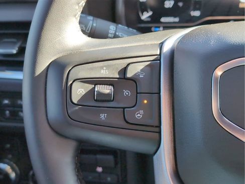 Used 2023 GMC Yukon SLT w/ SLT Premium Package image 30