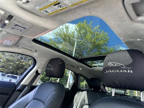 Used 2020 Jaguar F-PACE image 21