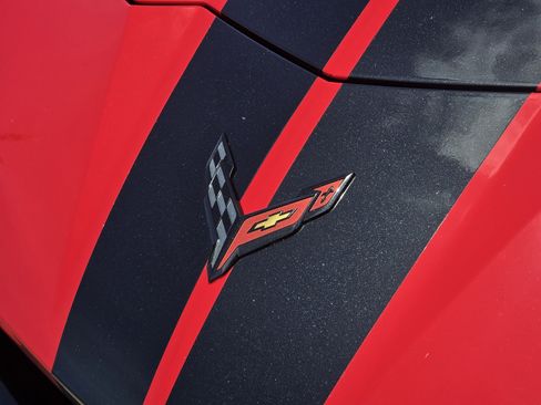 Used 2022 Chevrolet Corvette Stingray Premium Conv w/ Z51 Performance Package RWD image 9