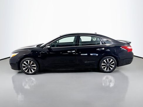 Used 2016 Nissan Altima 2.5 SL w/ Moonroof Package FWD image 6