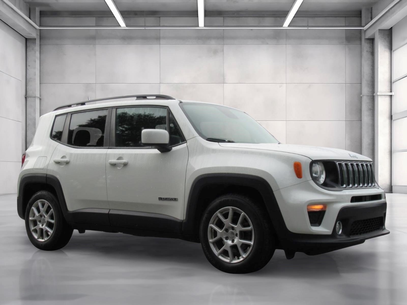 Used 2019 Jeep Renegade Latitude FWD image 1