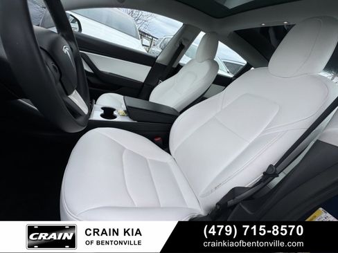 Used 2020 Tesla Model 3 Standard Range Plus image 2