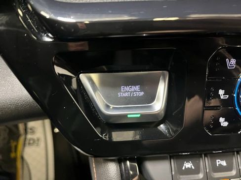 Used 2024 GMC Sierra 1500 AT4 w/ Technology Package image 18