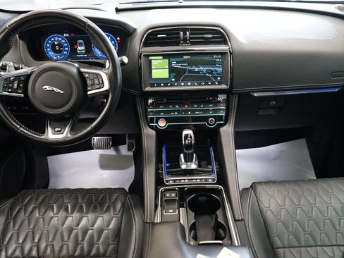 Used 2020 Jaguar F-PACE SVR AWD/4WD image 44