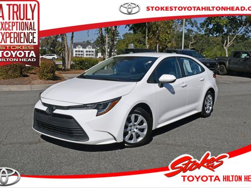 Certified 2023 Toyota Corolla LE image 1