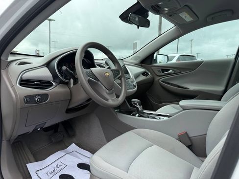 Used 2025 Chevrolet Malibu LT FWD image 9