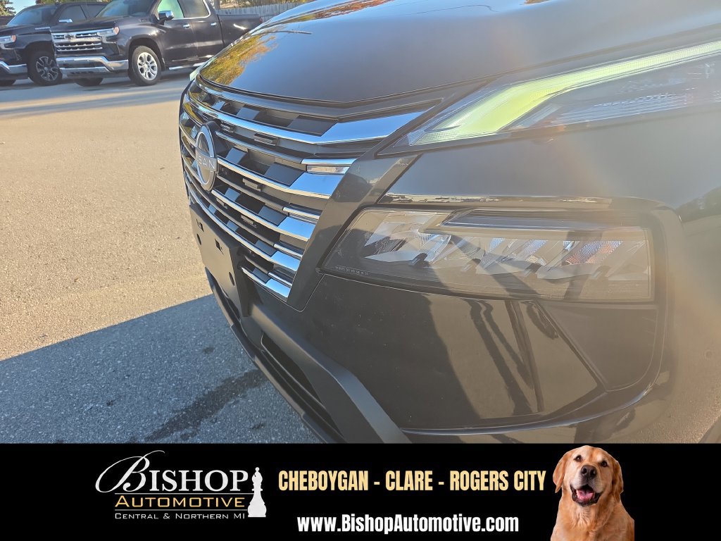 Used 2024 Nissan Rogue S AWD/4WD image 24