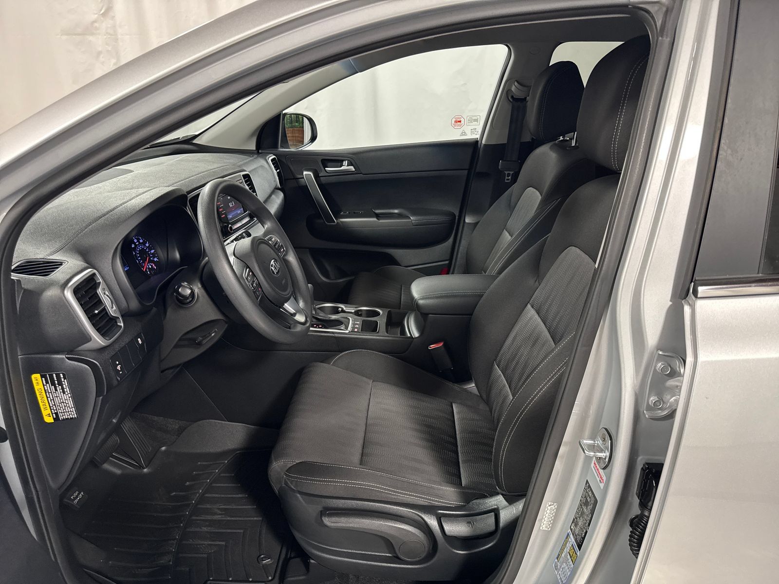 Used 2017 Kia Sportage LX AWD/4WD image 3