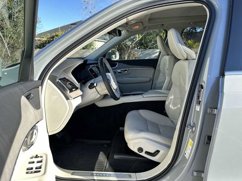 Used 2025 Volvo XC90 B6 Plus w/ Protection Package Premier image 2