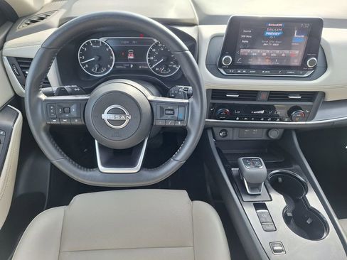 Used 2024 Nissan Rogue SV w/ SV Premium Package image 21