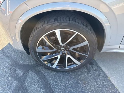 Used 2024 Volvo XC90 B5 Plus w/ Protection Package Premier AWD/4WD image 12