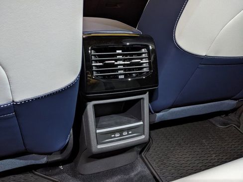New 2025 Volkswagen ID.4 Pro S AWD/4WD image 24