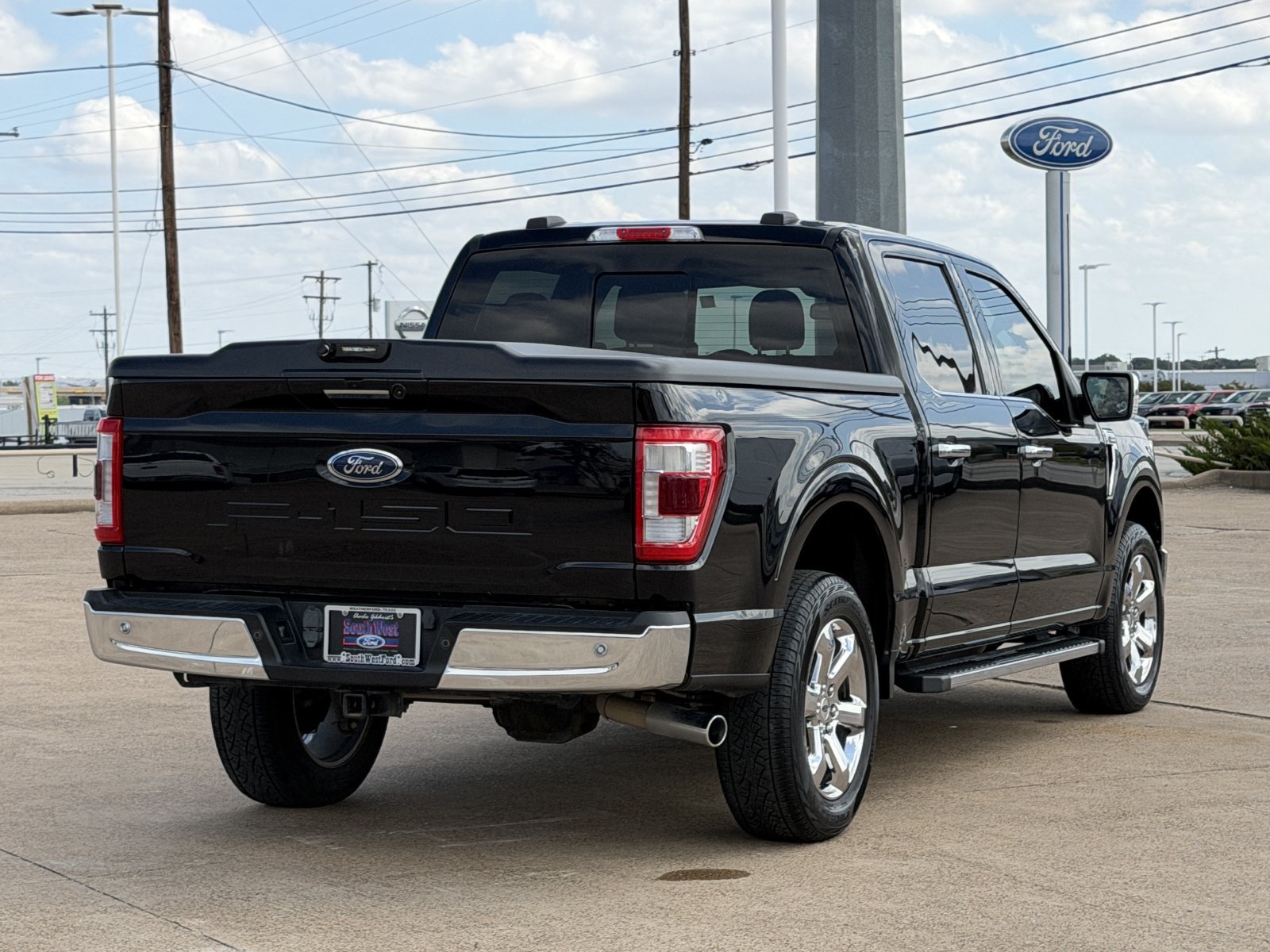 Used 2021 Ford F150 Lariat w/ Equipment Group 502A High AWD/4WD image 4