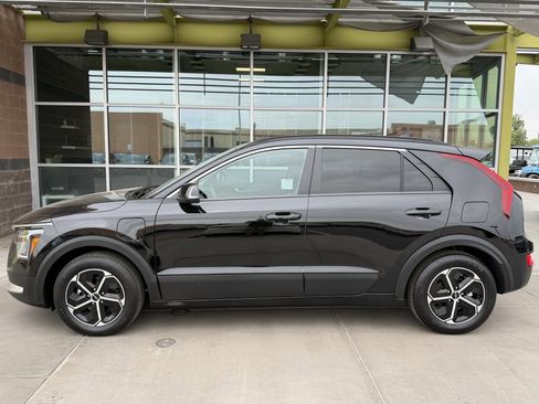 Used 2024 Kia Niro EX FWD image 7