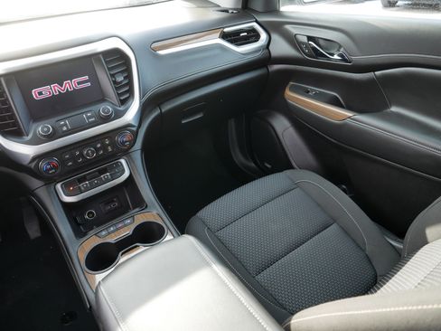 Used 2023 GMC Acadia SLE w/ Driver Convenience Package image 11